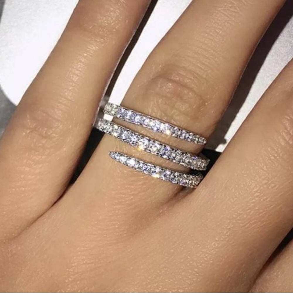 NEW 925 STERLING SILVER DIAMOND RING, CUTE RING, SHINY RING. - Picture 2 of 5